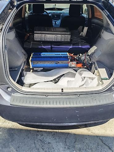 Prius 30 kuzanin usten cixma batareykalari satilir.yeni blok litium