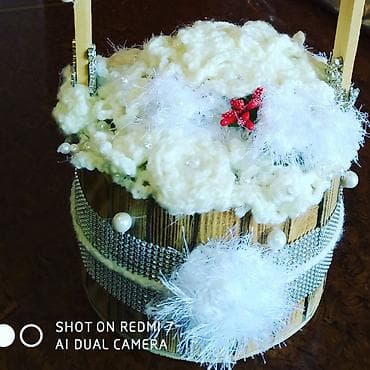 hediye: Horguden el emeyi goz oxsayan sebetde ag guler ad gunune .mekteb — 1