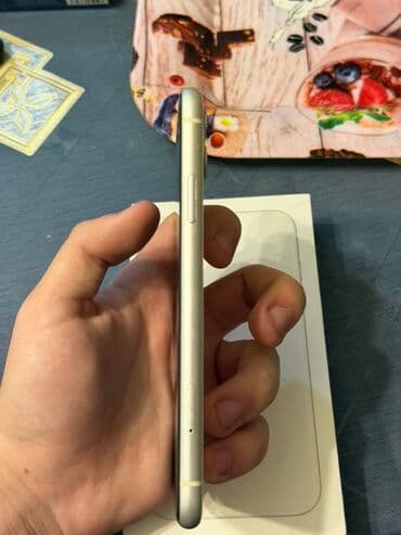 11 kabro: IPhone 11, 128 GB, Ağ, Face ID — 4