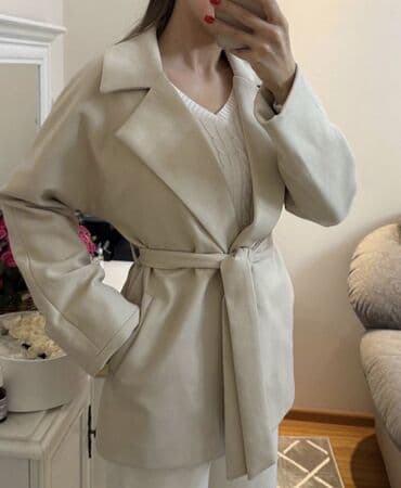 пальто женское: Пальто бежевый состояние, качество хорошее — 3