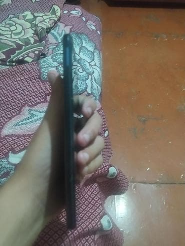 silver et ceken: Məhsul: Qara rəngli telefon üçün qoruyucu örtük (case) Təsvir: - — 3