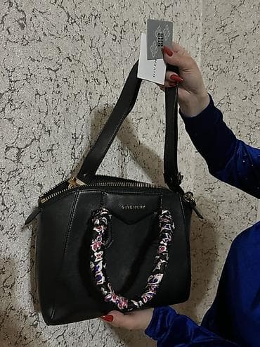 iran peci susesi: Givenchy çanta - Model: Antigona stilində, strukturlaşdırılmış forma — 3