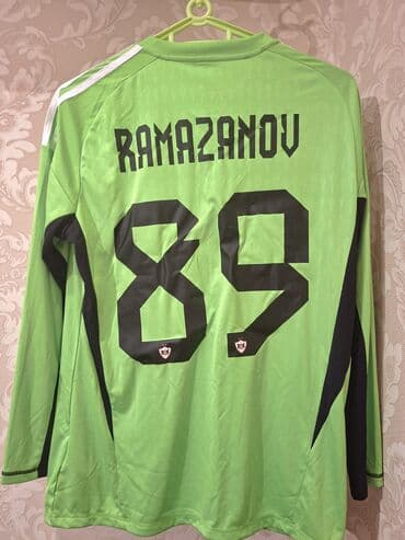спортивный инвентарь в баку: Qarabaĝin Formasi
Uvan Razin — 3