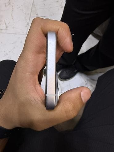 telefon qablari 2020: IPhone 15, 128 GB, Starlight, Barmaq izi, Face ID — 4