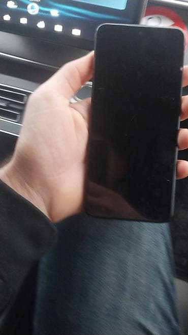 telefon ratsiya: Məhsul: Smartfon Təsvir: - Korpus: nazik, düzbucaqlı forma, qara — 3