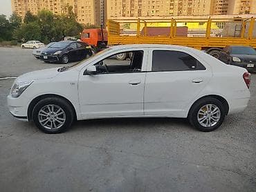 hundur masin: Chevrolet Cobalt, ağ rəng, sedan kuzov. Texniki xüsusiyyətlər və — 4