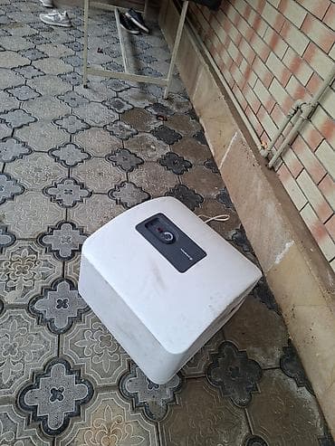 Ariston 2 si bir yerde 110m ayri ayrı balaca 30L 50m böyük 80L 60m