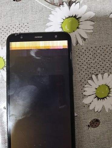 Samsung Galaxy J6 (2018) salam sadəcə ekranda problem var başqa