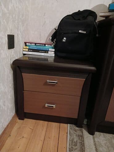 pol siyiran: İkinəfərlik çarpayı, Dolab — 4