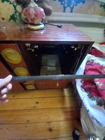 TV və video: 80 ci ilin xaladelnik baridi.ortada yumuru yerler sanpanski — 4