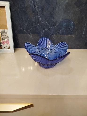 Mavi şüşə dekorativ qab 6 ədəddir 1 ədədi 2 manat - Forma: çiçək