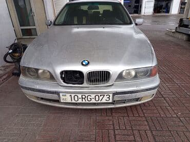 e39: BMW 5 Series E39 sedan - Kuzov: sedan, gümüşü rəng - Nömrə nişanı: AZ — 1