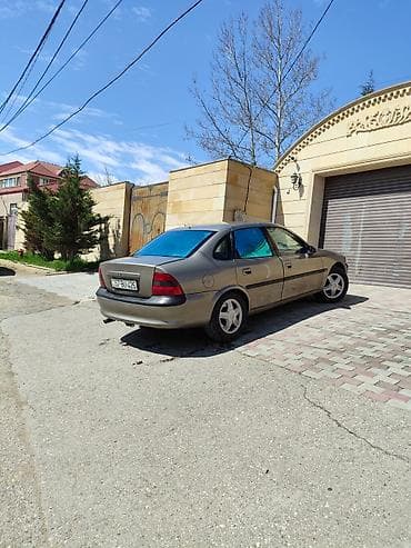 запчасти opel vectra b: Opel Vectra: 1.6 л | Седан — 2