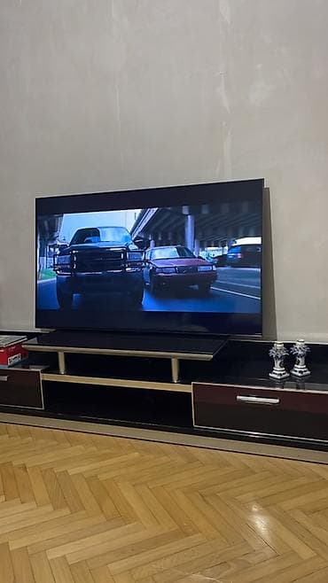 plete: Düz TV altlığı, Polkalı — 1