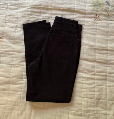 муж подарил жене негра на день рождения: Джинсы, H&M, S, цвет - Черный — 2