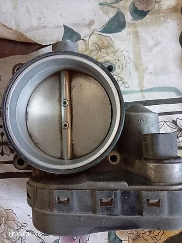 BMW qaz klapanı (boğaz kelebeği) – elektronika ilə - Üzərindəki