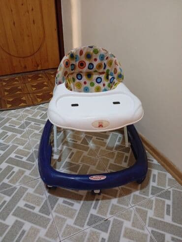 uwaq: Mavi rəngdə uşaq gəzdiricisi. Gəzdirici tənzimlənən hündürlüyə — 1