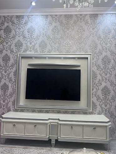 stend: İşlənmiş, Düz TV altlığı, Polkasız, Laminat — 1