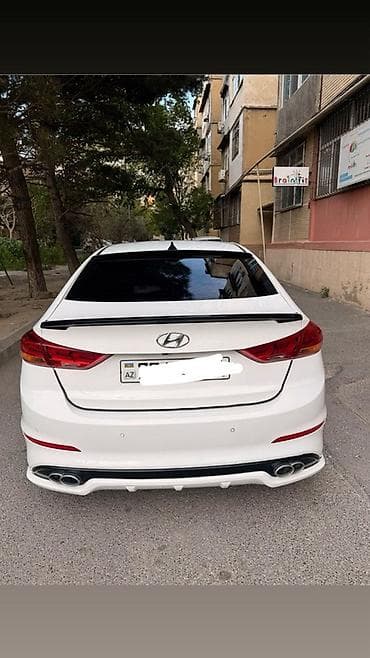 hyunday sonata: Hyundai Elantra: 1.6 l | 2016 il Sedan — 1