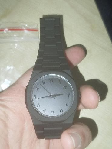 Smart qolbaqlar: Qol saatlari sekildekilerin her biri 9 azndir,bezilerinin oz — 2