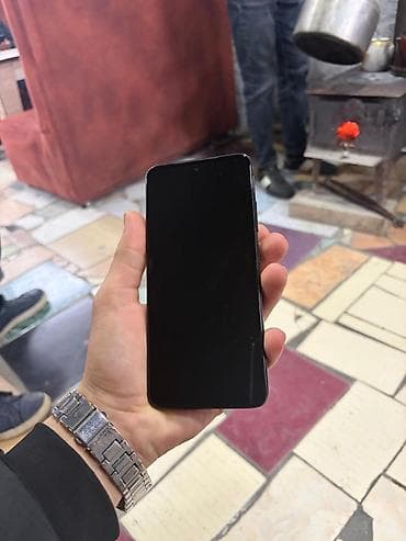 Kompüter, noutbuk və planşetlər: Redmi smartfon - Rəng: qara - Arxa blokda çoxlu moduldan ibarət — 2