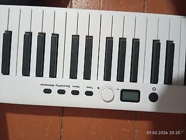Musiqi alətləri: Ağ rəngli rəqəmsal piyano/klaviatura - 88 klavişli portativ model — 6