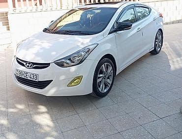 nissan tida 2012: Hyundai Elantra: 1.6 l | 2012 il Sedan — 1