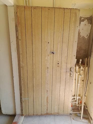продам ворота бу: Dəmir giriş qapısı satılır. qalın dəmirdir. qiyməti 120 manat. ünvan — 3