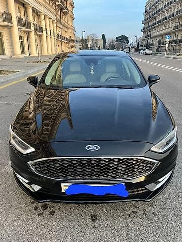 ford focus 2011: Ford Fusion Platinum – qara rəng, sedan, yüksək komplektasiya. Əsas — 2
