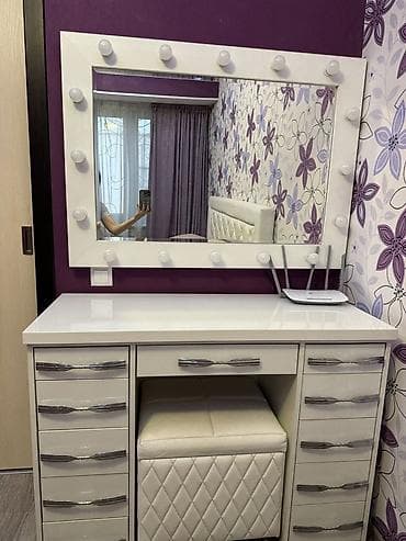 Vizaj masası və işıqlı güzgü dəsti - Rəng: ağ - Güzgü: iri ölçülü