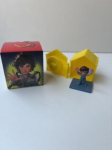 oyuncaq robot: McDonald’s Happy Meal kolleksiya oyuncaqları. 1ədədi- 5 manat. Hamısı — 8