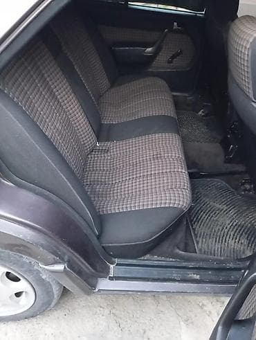 mercedes pult: Mercedes-Benz 190E sedan - Model: W201, 190E - Kuzov: sedan, tünd boz — 4