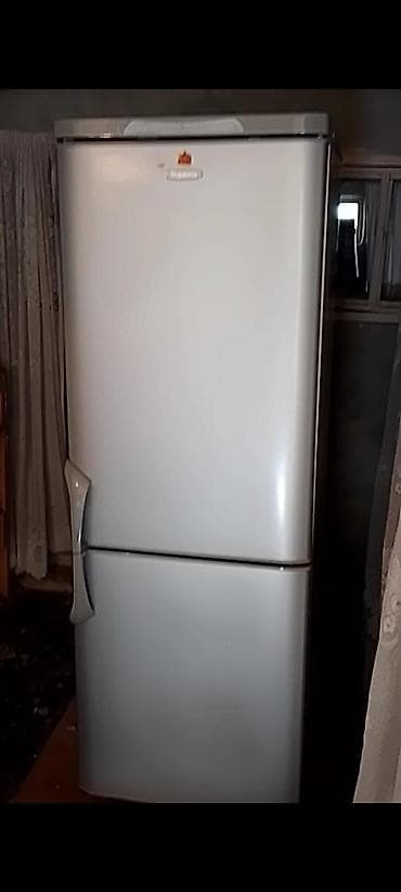 söyüd: 2 qapılı Indesit Soyuducu Satılır, rəng - Ağ — 1