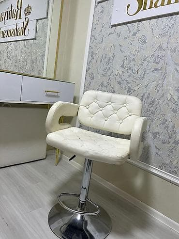 Gözəllik salonu üçün tənzimlənən kreslo - Rəng: ağ - Material: yumşaq