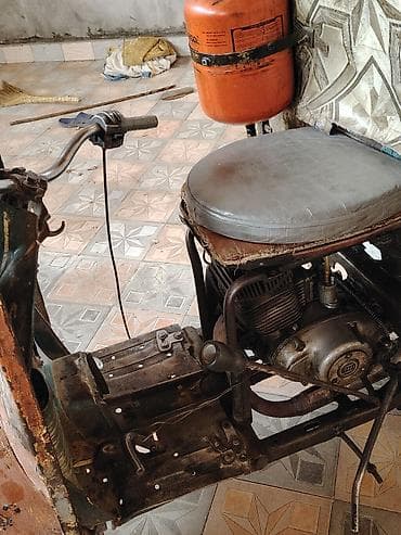 Yükdaşıma üçün üçtəkərli motosiklet (karterli motorlu mini yük maşını)