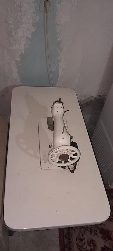 Аристоны: Masaüstü tikiş maşını – pedallı dəmir ayaqlıqla - Korpus: ağ rəngli — 2