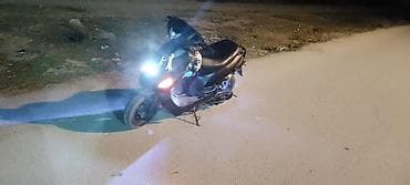 Şəhər içi sürüşlər üçün ideal skuter/skuter tipli motosiklet