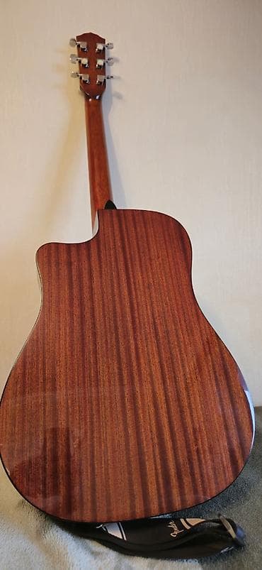 Qarmonlar: Akustik gitara, Fender, 6 sim, İşlənmiş, Ünvandan götürmə — 3