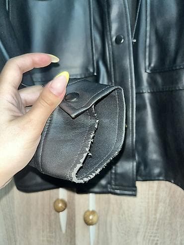 termo geyim: Qara dəri effektli oversize köynək-jaket NewYorkerdən alınıb — 3