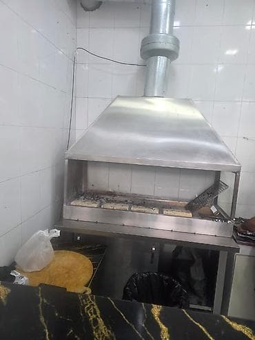 Manqal satılır Uzunluq 140 sm Hündürlük 2mt En 53 sm Havalandırma