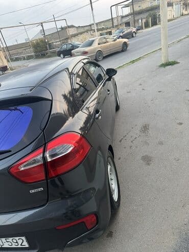 ceşqa maşını: Kia Rio: 1.1 l | 2014 il Hetçbek — 6
