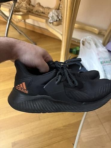 krosovka: Adidas kişi idman ayaqqabısı - Rəng: tam qara, narıncı Adidas loqolu — 2