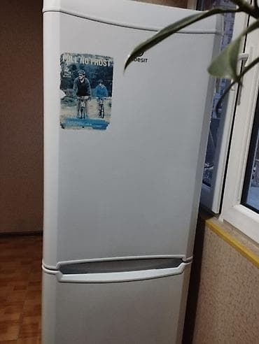 Техника для кухни: Б/у 2 двери Indesit Холодильник Продажа, цвет - Белый, Встраиваемый — 3