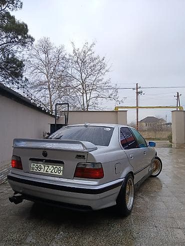 xezer lada 2107: BMW 3 series: 2 l | 1991 il Sedan — 2