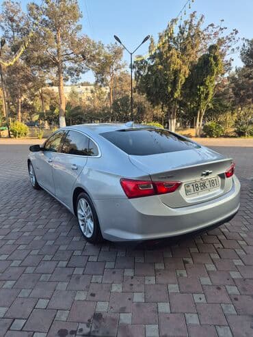 Şarj cihazları: Chevrolet Malibu sedan - Gümüş rəngli, aerodinamik kuzov, LED gündüz — 9