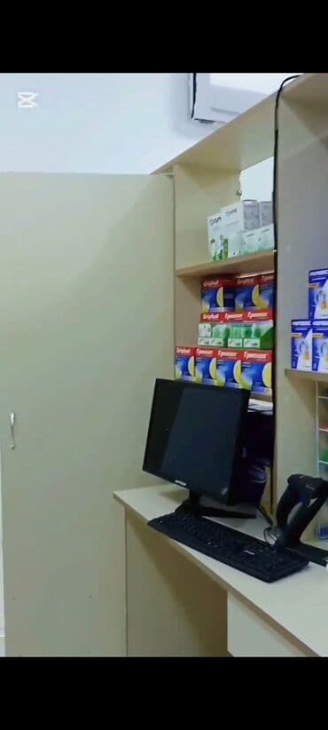 pip ağacı meyvesi: Aptek üçün tam təchizatlı mebel və avadanlıq komplekti - Ön vitrin və — 9