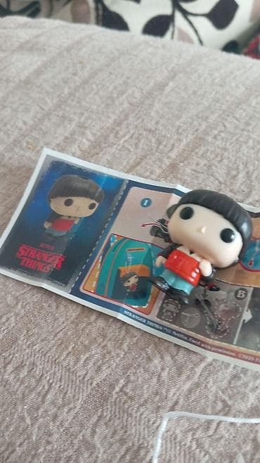 Stranger Things mini fiqur – kolleksiya üçün - Rəsmi Netflix Stranger — 1