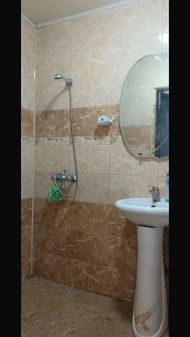 bine bolluq: Salam Genclikde binanin 1 ci mertebesi 2 otaqli ev satilir.Evin — 7