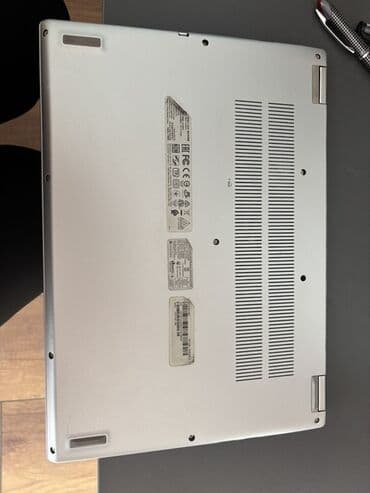 Printerlər: Acer noutbuku – gümüşü korpus, yüngül və nazik dizayn. Acer Prosesor — 4