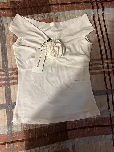 Brend: Trendyol Məhsul: Qadın üst geyimi (bluz/top) - Rəng: Ağ -